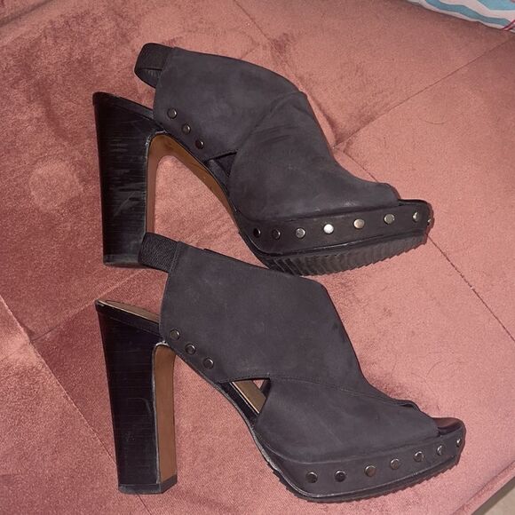 Donald J. Pliner heels  - Picture 2 of 7